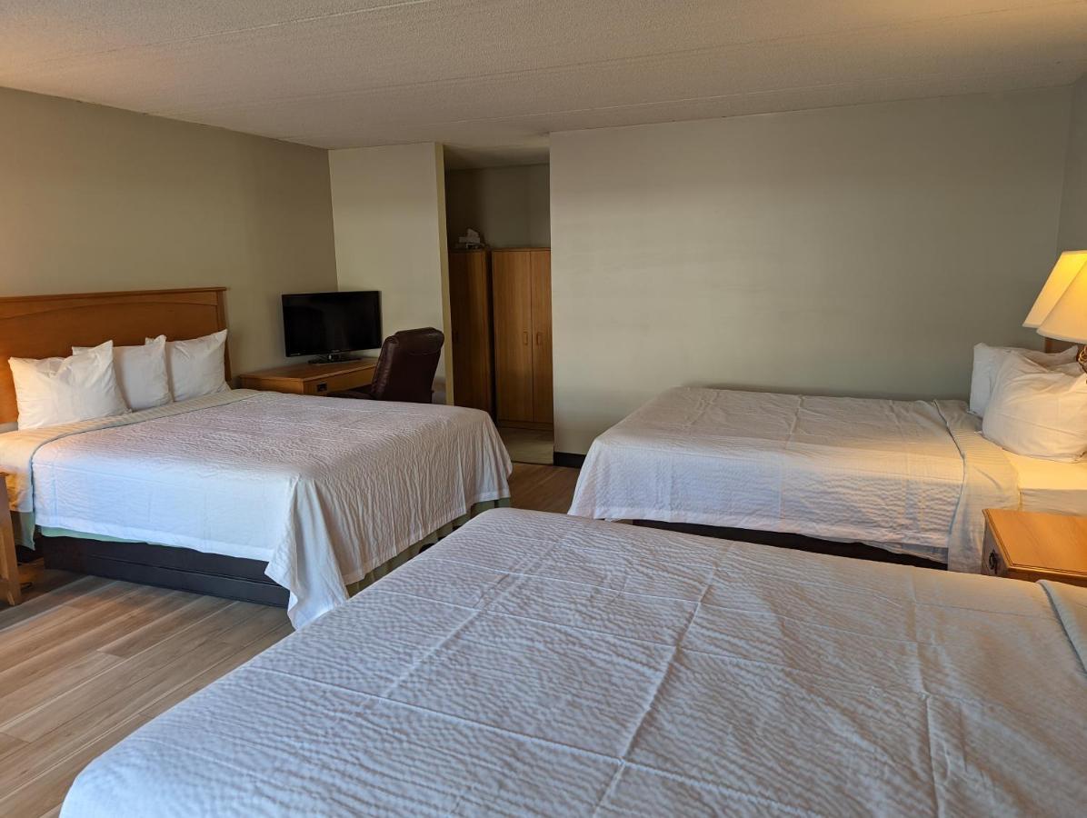 Days Inn By Wyndham Birch Run Extérieur photo