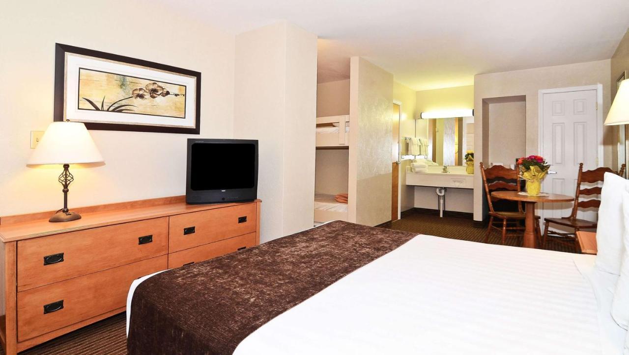 Days Inn By Wyndham Birch Run Extérieur photo