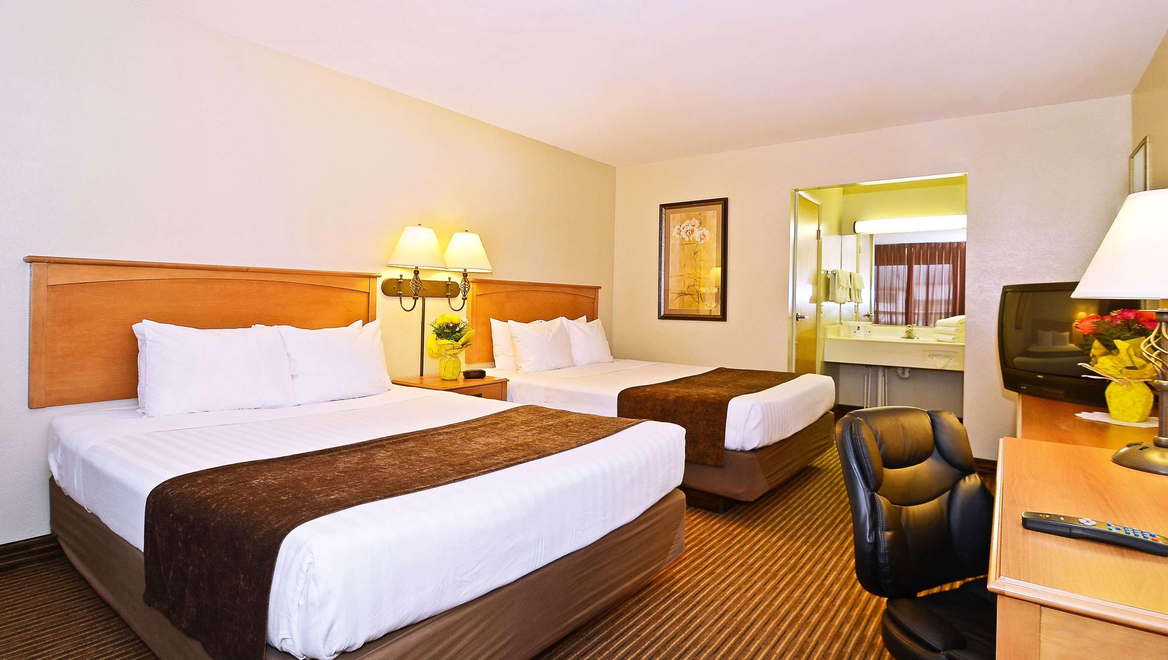 Days Inn By Wyndham Birch Run Extérieur photo