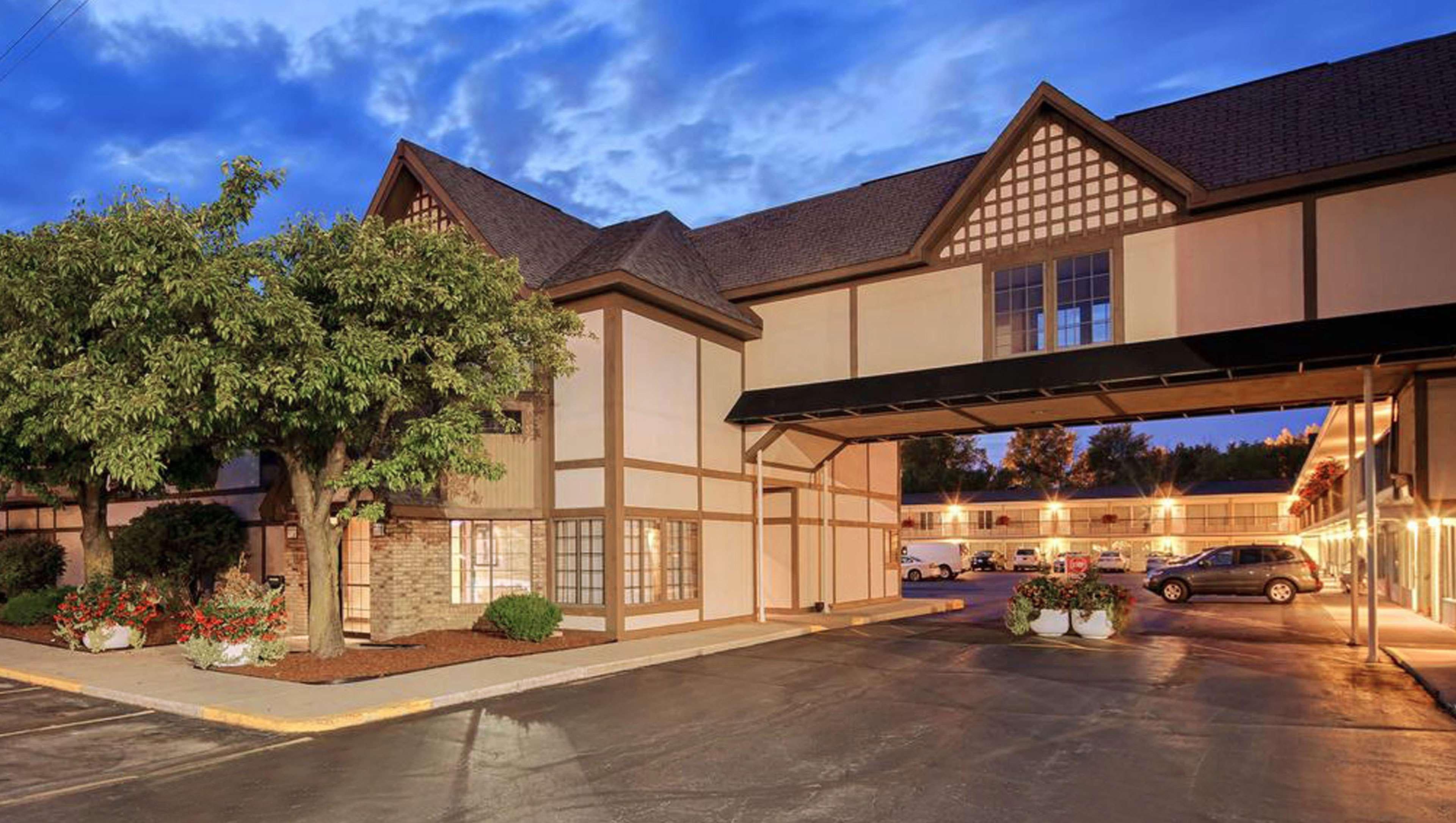 Days Inn By Wyndham Birch Run Extérieur photo