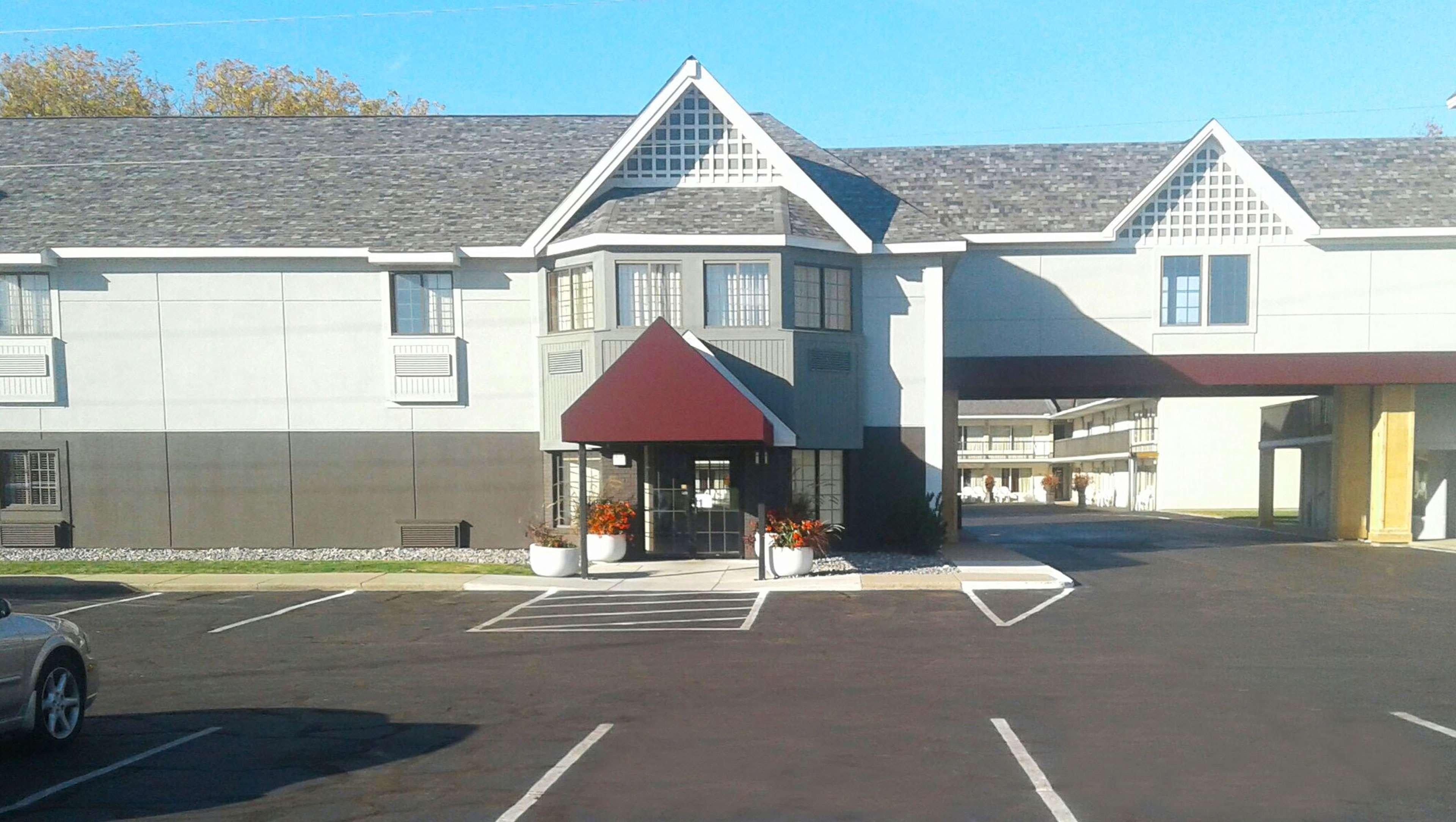 Days Inn By Wyndham Birch Run Extérieur photo