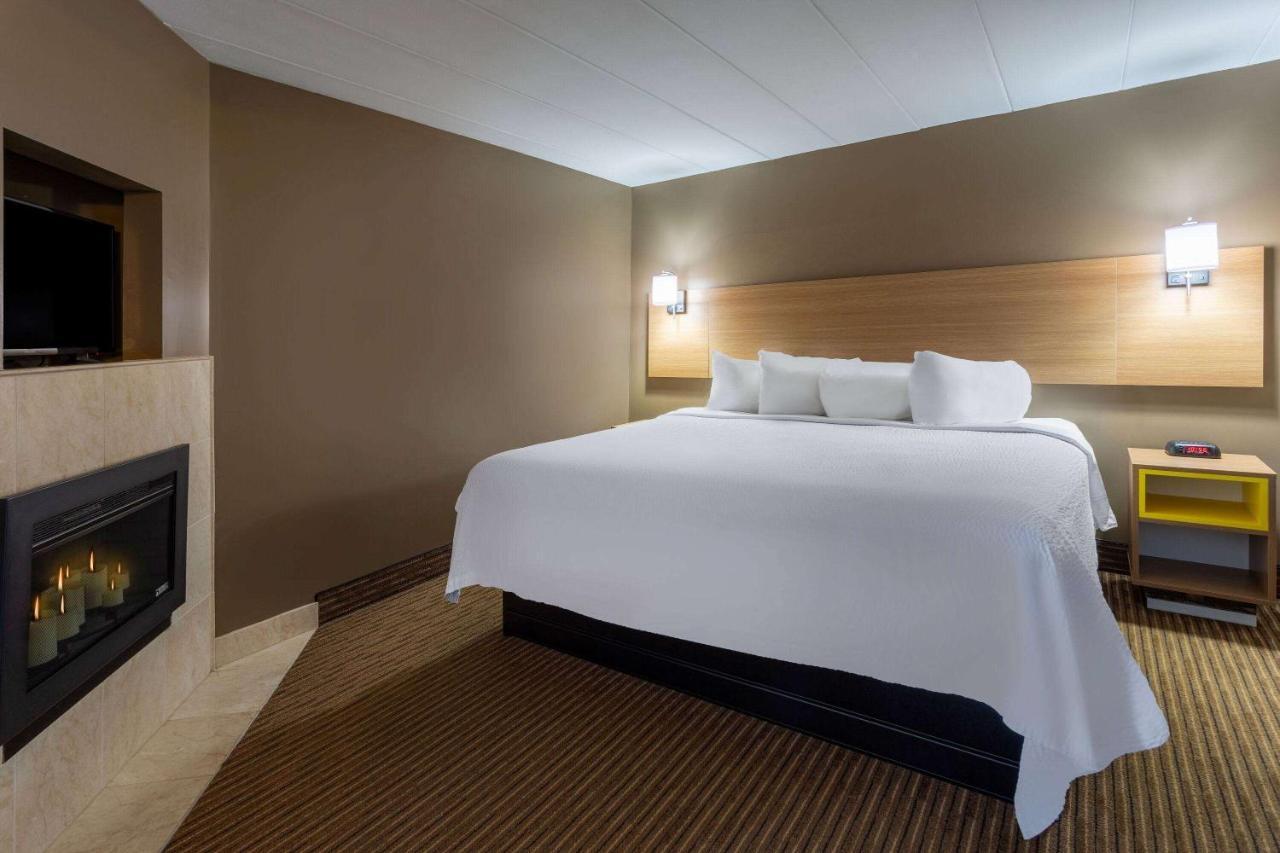 Days Inn By Wyndham Birch Run Extérieur photo