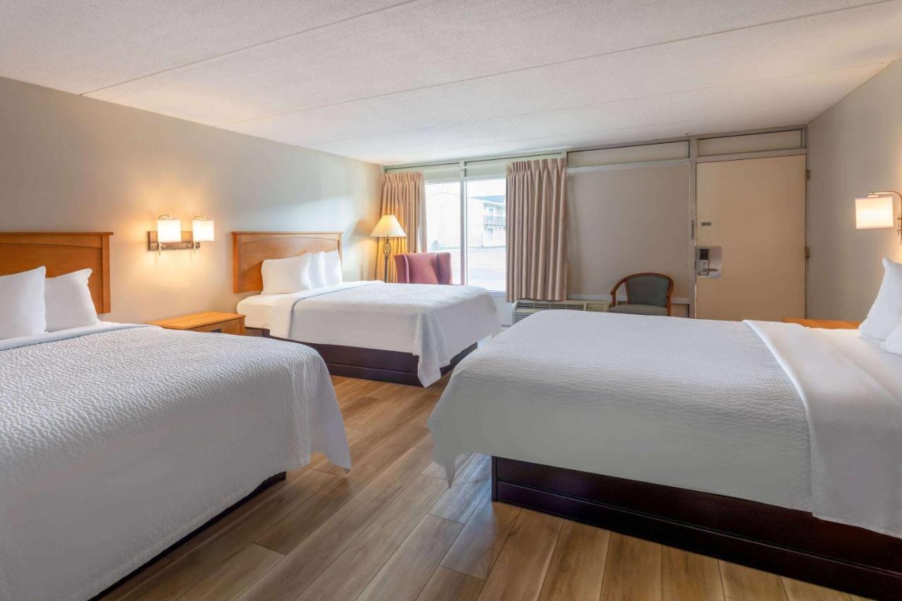 Days Inn By Wyndham Birch Run Extérieur photo