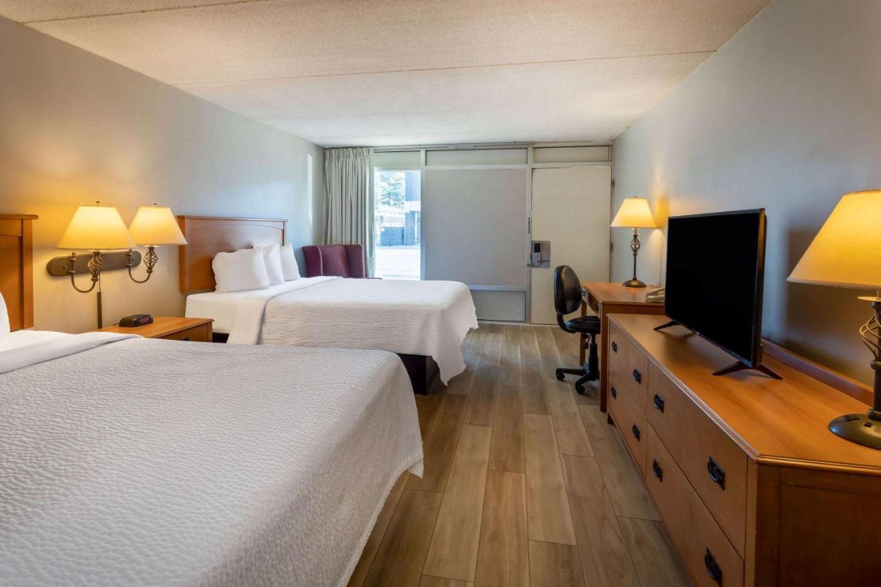 Days Inn By Wyndham Birch Run Extérieur photo