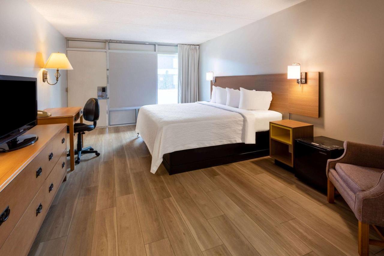 Days Inn By Wyndham Birch Run Extérieur photo
